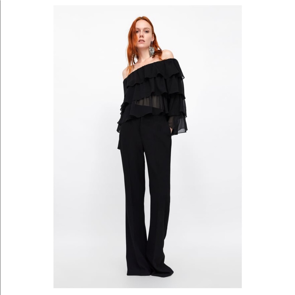 BRAND NEW: Zara Ruffled Off The Shoulder Top - XS